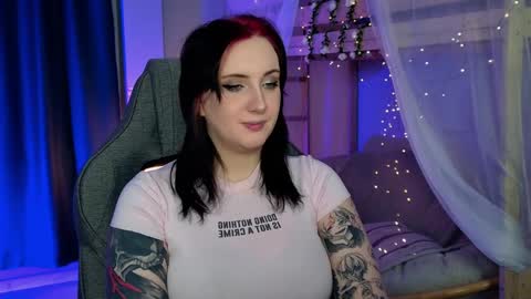 Snapshot of asheluck chatting on 5, 4, 2026 AshleyAshe online show from 5, 4, 2026