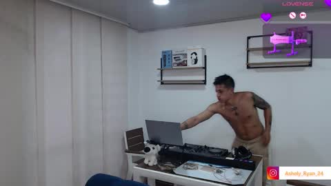 Snapshot of ashely_ryan24 chatting on 11, 1, 2026 Ashley And Ryan online show from 11, 1, 2026