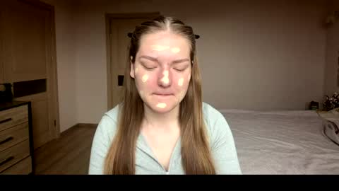 Snapshot of ashelymelaro chatting on 10, 5, 2026 Mila online show from 10, 5, 2026