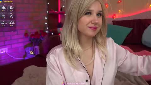 Anna Anya online show from 10, 9, 2025