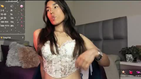 Carolina  online show from 4, 3, 2025