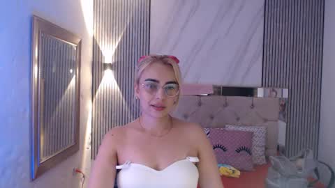 ashley__tylor online show from 9, 3, 2026