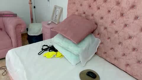 Snapshot of ashley_jonnes_ chatting on 25, 3, 2026 ASHLEY online show from 25, 3, 2026