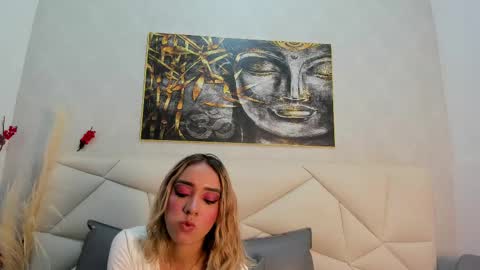 Snapshot of ashley_miller26 chatting on 7, 3, 2025 ashley_miller26 online show from 7, 3, 2025