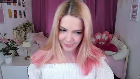 Snapshot of ashley_swan chatting on 13, 4, 2026 Ashley next stream on Sunday online show from 13, 4, 2026