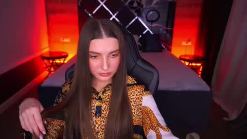 ashleybaee online show from 4, 11, 2025