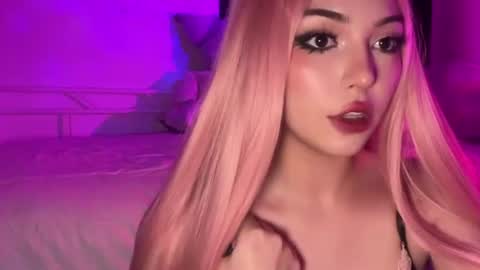 Ashlee Boox   online show from 10, 7, 2026