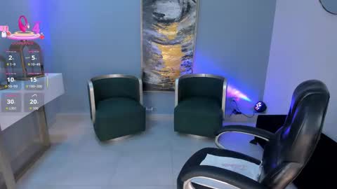 Ashley Jhonson  online show from 25, 11, 2025