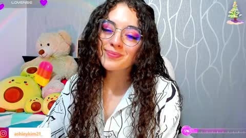 Snapshot of ashleykiim_ chatting on 16, 12, 2024 .. Ashley .. online show from 16, 12, 2024