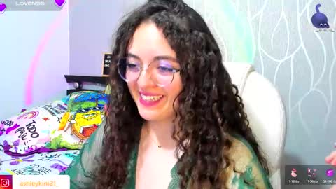 Snapshot of ashleykiim_ chatting on 24, 10, 2025 .. Ashley .. online show from 24, 10, 2025