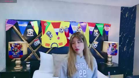 AshleyRoberh online show from 25, 6, 2026