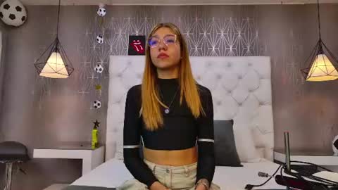 AshleyRoberh online show from 17, 7, 2026