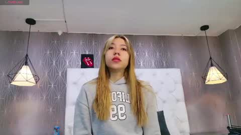 AshleyRoberh online show from 21, 7, 2026