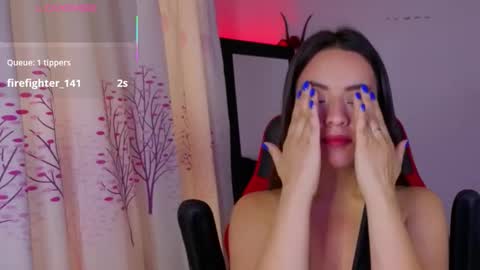 Snapshot of ashleyt1998 chatting on 10, 1, 2026 ASHLEY online show from 10, 1, 2026