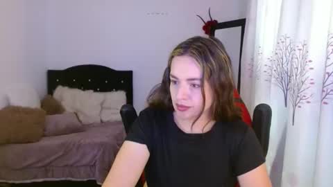 Snapshot of ashleyt1998 chatting on 16, 4, 2026 ASHLEY online show from 16, 4, 2026