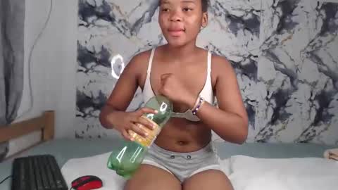 Snapshot of ashleyt255 chatting on 26, 4, 2026 ashleyt255 online show from 26, 4, 2026