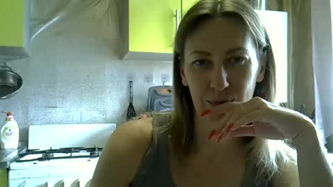 Snapshot of ashleyxhoney chatting on 18, 6, 2026 AshleyXHoney online show from 18, 6, 2026