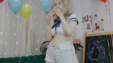 ashly_cherry online show from 16, 4, 2026