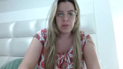 AshlyMoon online show from 6, 1, 2025