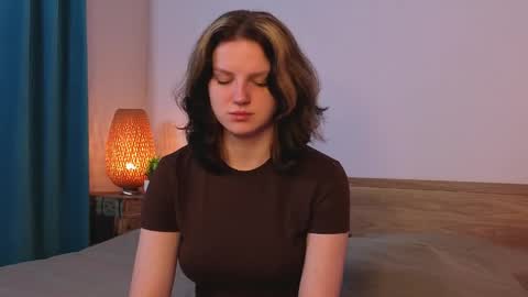 Snapshot of ashlyvincente chatting on 4, 4, 2026 Kristine online show from 4, 4, 2026