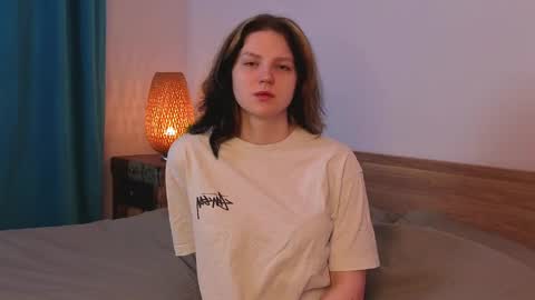 Snapshot of ashlyvincente chatting on 5, 4, 2026 Kristine online show from 5, 4, 2026