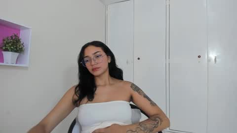 Camila online show from 20, 2, 2025