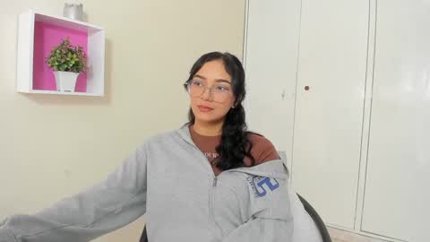 Camila online show from 28, 2, 2025