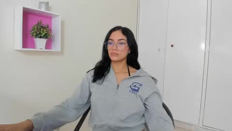 Camila online show from 1, 3, 2025