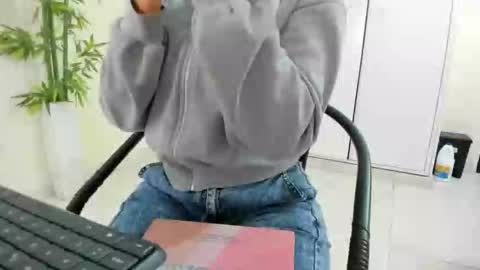 Camila online show from 31, 10, 2025