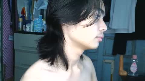 asian_babyboi online show from 15, 10, 2025