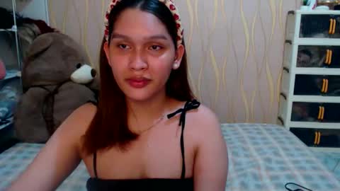 Snapshot of asian_glamm chatting on 7, 4, 2026 ANITA online show from 7, 4, 2026