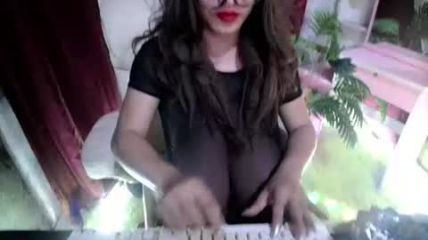 Snapshot of asian_petit19 chatting on 5, 4, 2026 Lovely online show from 5, 4, 2026