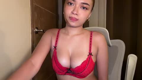 asianelara15 online show from 1, 8, 2026