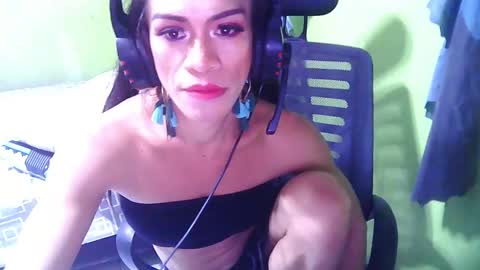 Snapshot of asiangoddezzts chatting on 7, 1, 2025 Miss Audrey L Monel online show from 7, 1, 2025