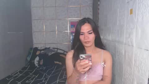 Snapshot of asianhugecock_kelly chatting on 17, 10, 2025 Shine online show from 17, 10, 2025