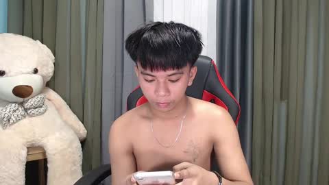 Snapshot of asianhunk_zam chatting on 5, 1, 2025 Zam online show from 5, 1, 2025