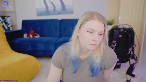 Snapshot of asiri_ocean chatting on 21, 4, 2026 Asiri pronounced Ah-siri Please no nicknames 3 online show from 21, 4, 2026