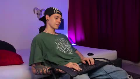 asmodeuszz online show from 14, 2, 2025