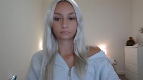 Snapshot of aspenaries chatting on 29, 10, 2025 Aspen Aries online show from 29, 10, 2025