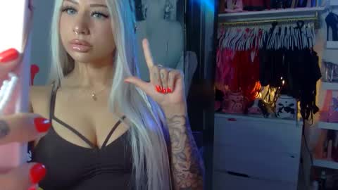 Snapshot of aspenmadden chatting on 23, 9, 2025 iwantaspen online show from 23, 9, 2025