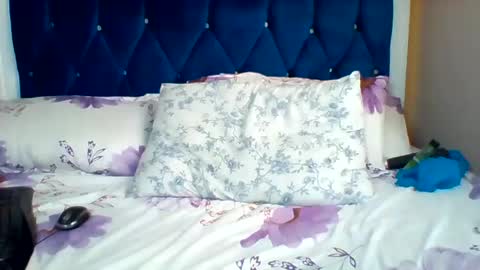 Snapshot of assqueen4 chatting on 9, 7, 2026 FLORAH DANIEL online show from 9, 7, 2026