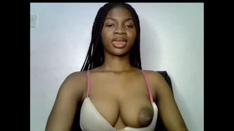 Snapshot of assy_ebony chatting on 27, 4, 2026 Lily online show from 27, 4, 2026