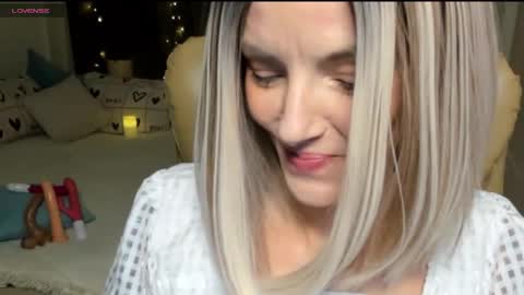 Snapshot of asteris_stella chatting on 14, 11, 2025 Asteris online show from 14, 11, 2025