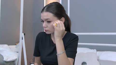 Aster Quinn online show from 25, 10, 2025