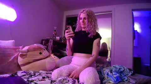 AstoriaLove online show from 15, 2, 2025