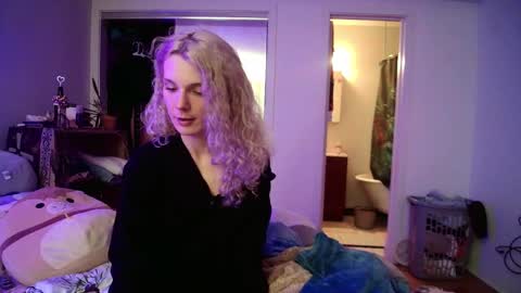 AstoriaLove online show from 19, 2, 2025