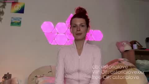 AstoriaLove online show from 9, 9, 2025