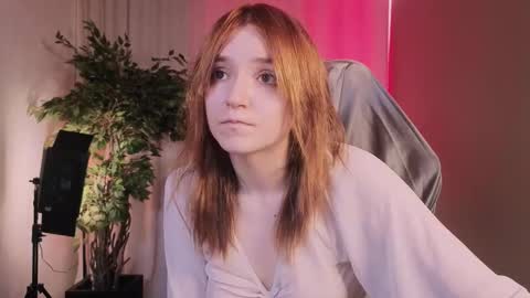 Snapshot of astra_lis chatting on 28, 9, 2025 Astra online show from 28, 9, 2025