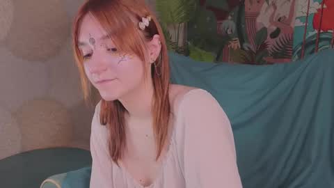 Snapshot of astra_lis chatting on 3, 10, 2025 Astra online show from 3, 10, 2025