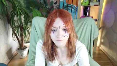 Snapshot of astra_lis chatting on 18, 10, 2025 Astra online show from 18, 10, 2025